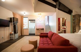 2-Tlivingroombestshot